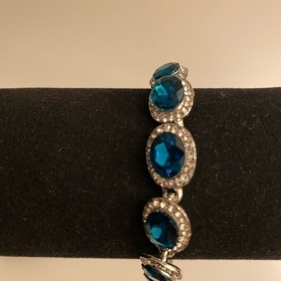Blue Sapphire Austrian crystal Bracelet set - Picture 6 of 9